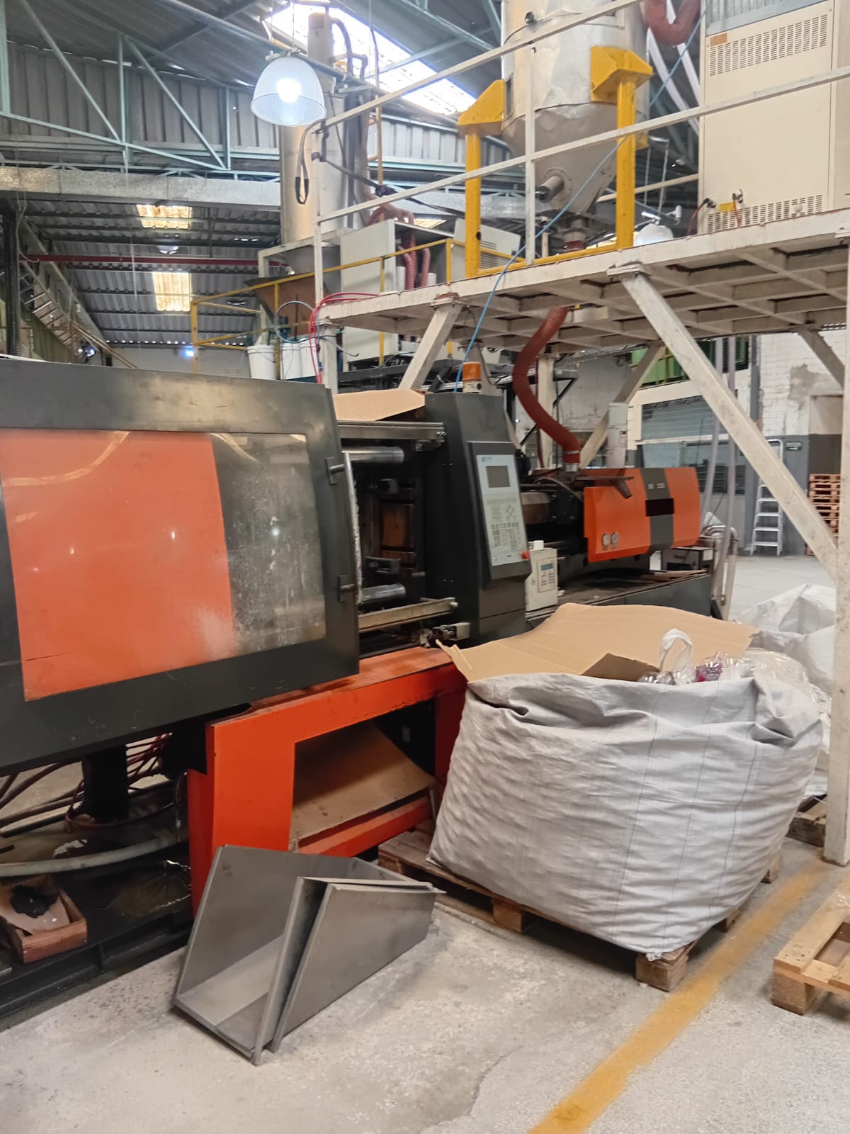 Injetora Sound 220 ton servo